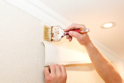 Pose de papier peint à Lanvellec — revêtements muraux et toiles de verre